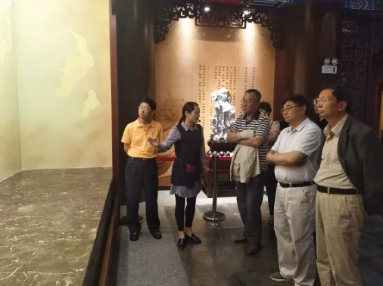 云南省政協(xié)領導一行調(diào)研翡翠博物館